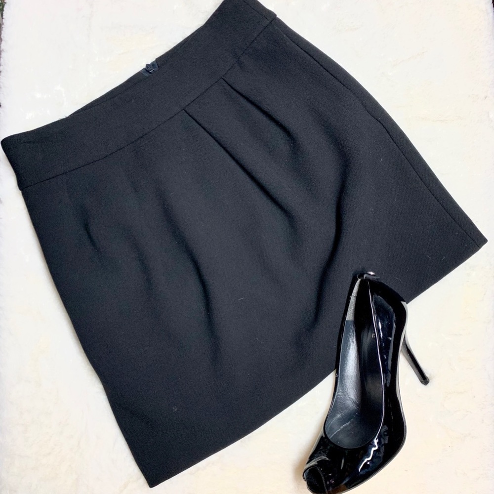 Zara women front pleated black mini skirt